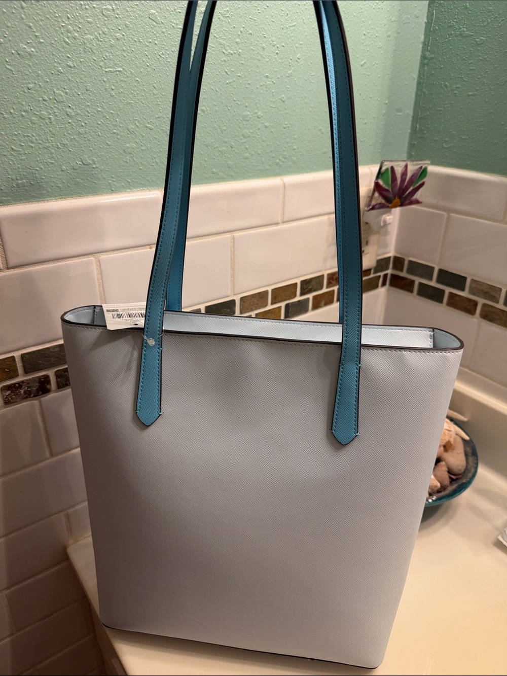 Buy a Coach Pen for an entry to WIN a NWT Kate Spade Tote🥳 - Picture 4 of 10